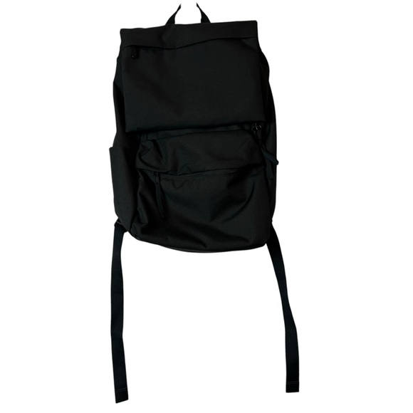 Everlane The Renew Transit Backpack in Black Everlane The Renew Transit Backpack in Black